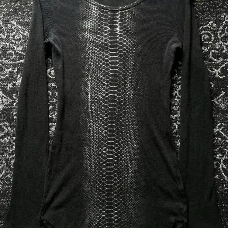 Subculture Vintage Retro Early Visual Style Punk Rock Personality Avant-Garde Python Print Long-Sleeve T-Shirt Top - Image 6